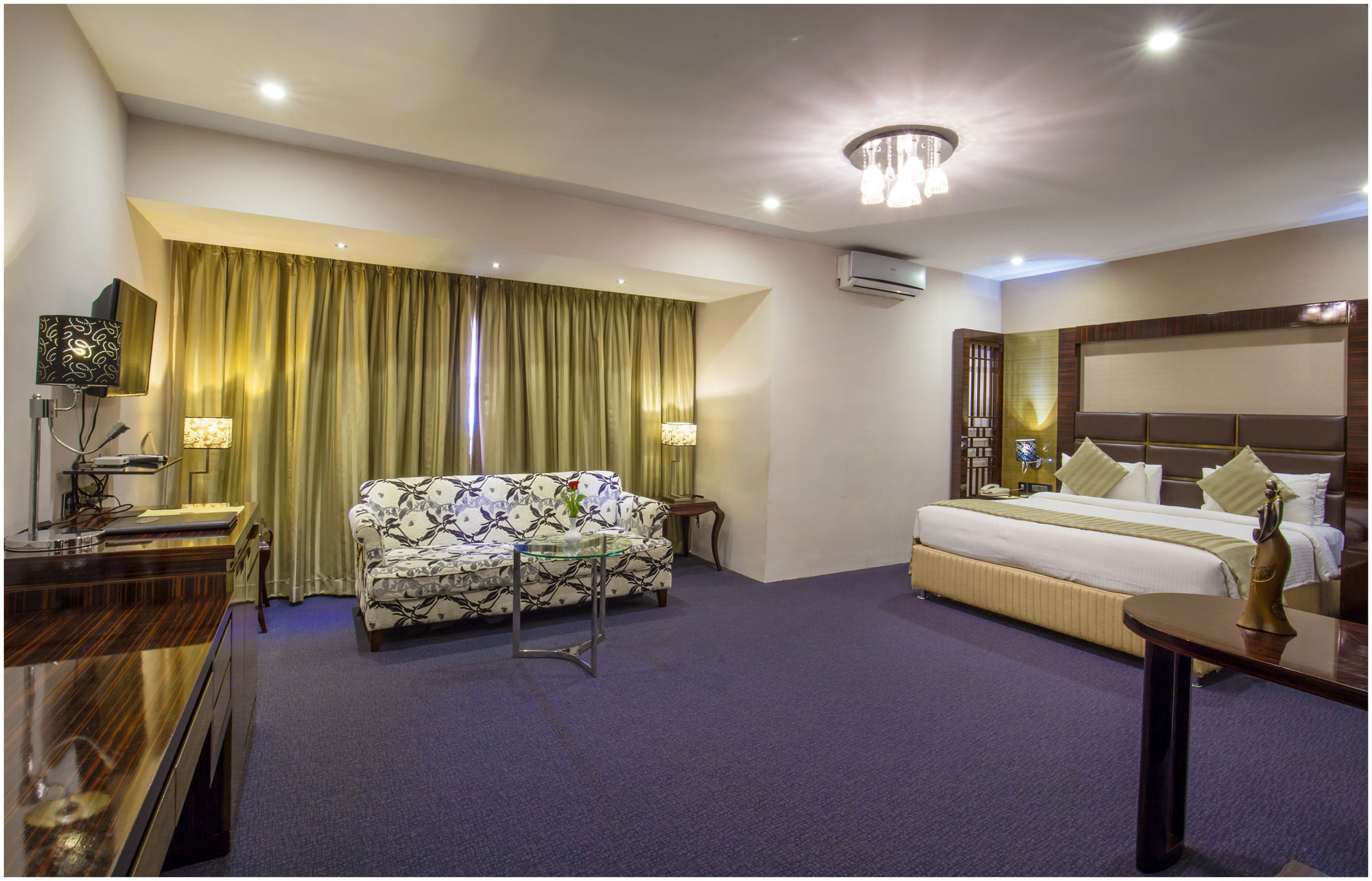 The Pgs Vedanta Hotel Kochi ภายนอก รูปภาพ