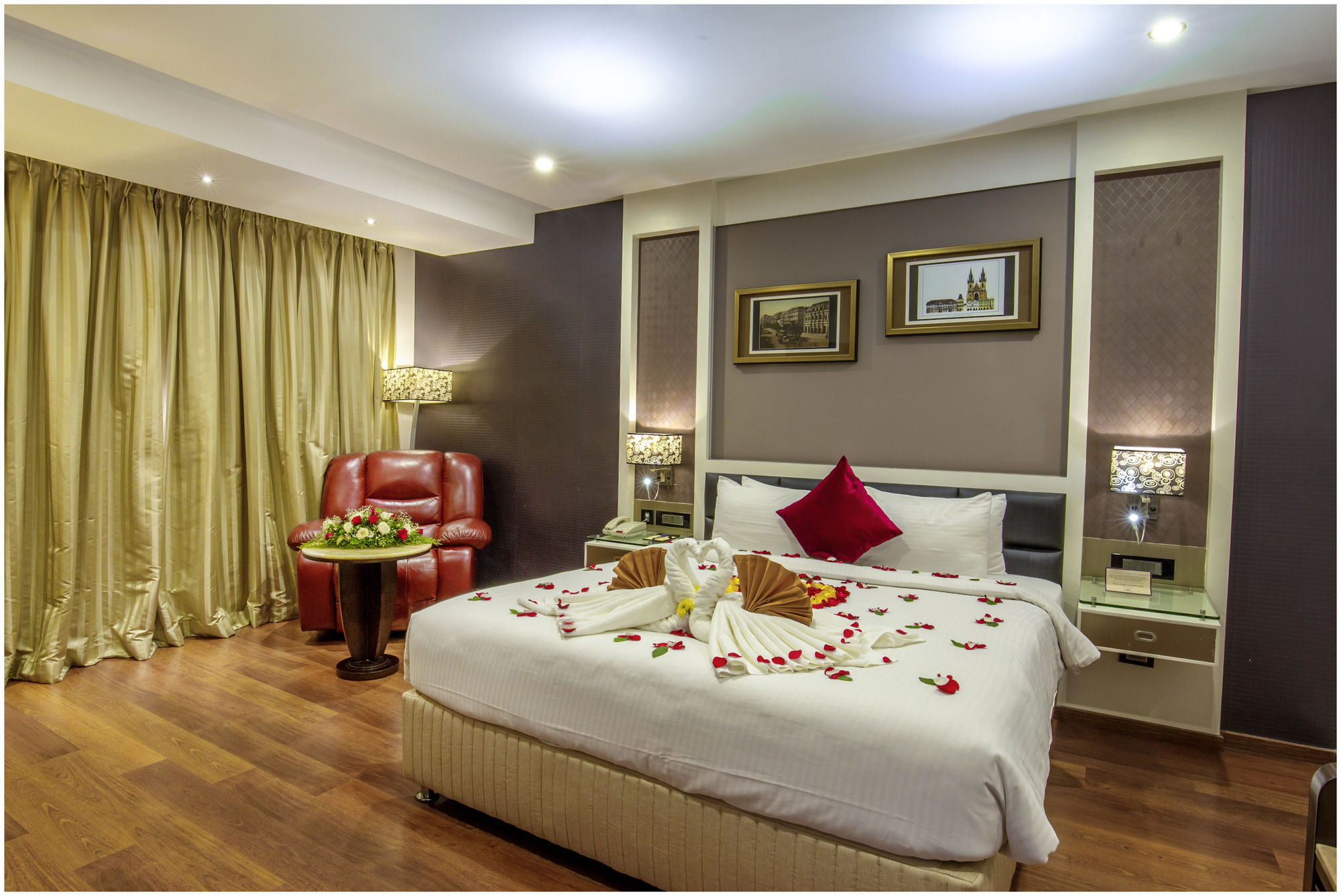 The Pgs Vedanta Hotel Kochi ภายนอก รูปภาพ